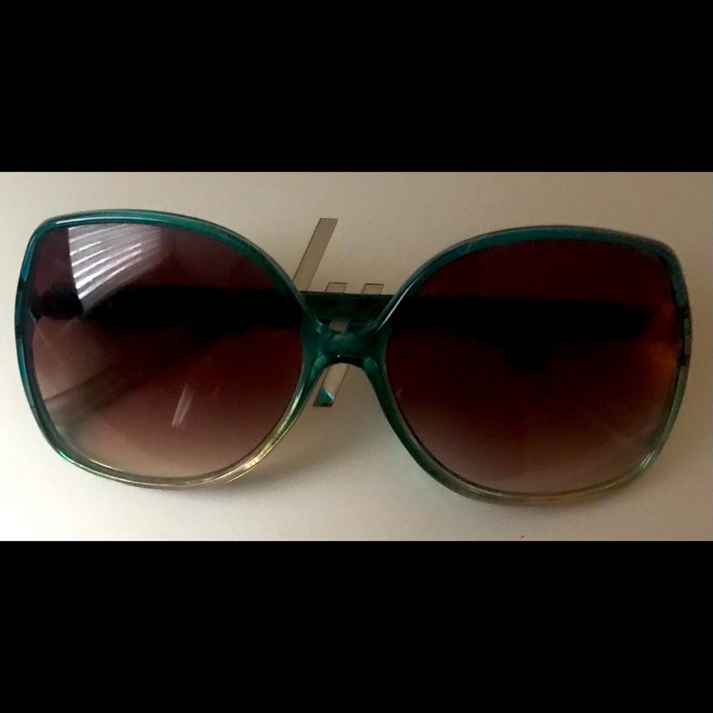Retro stylish Jackie O sunglasses